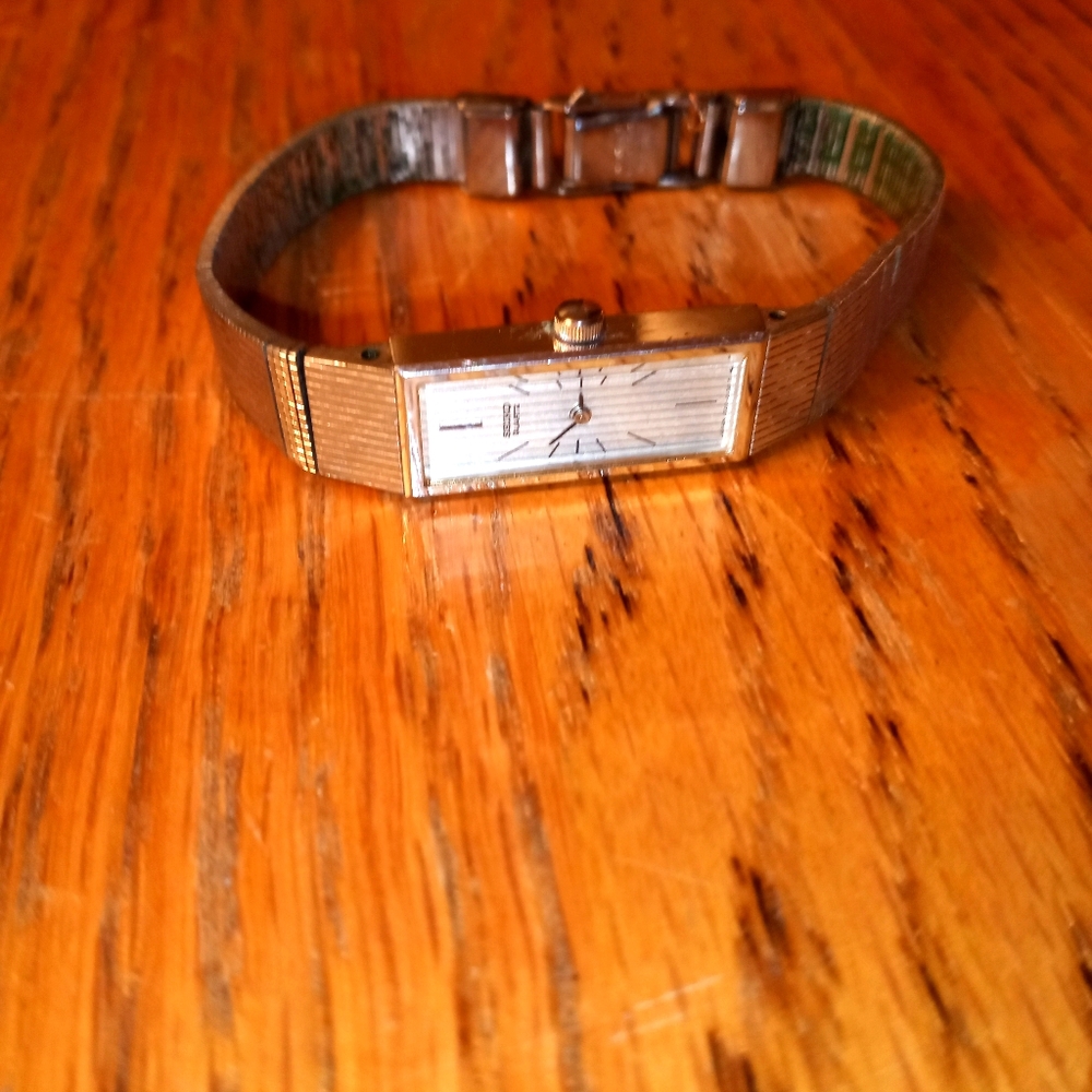 Ladies rectangular watch